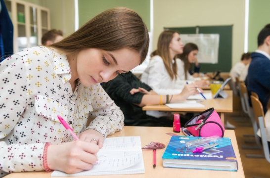 Ярославские школьники получат губернаторские стипендии